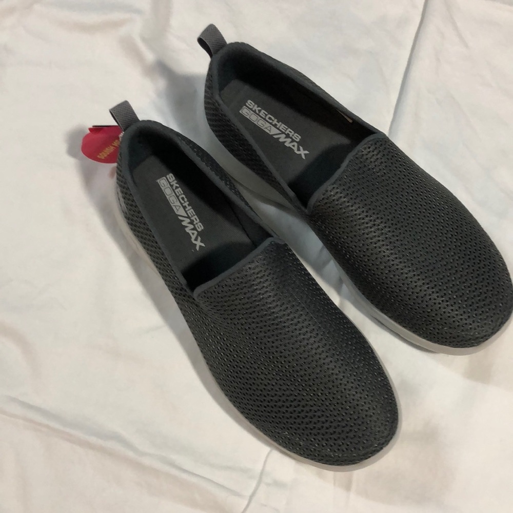 Skechers Goga Max Sneaker